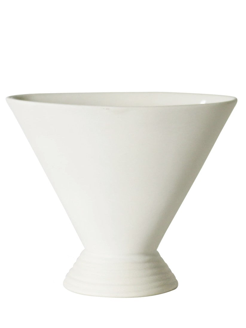 RG SCALLOP VASE THE ARRANGEMENT NAT