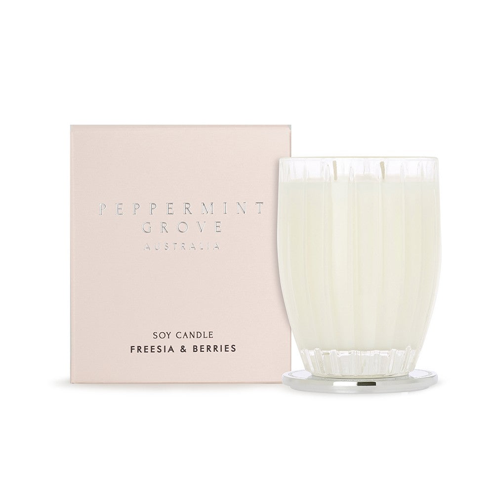 CANDLE 350G  FREESIA & BERRIES